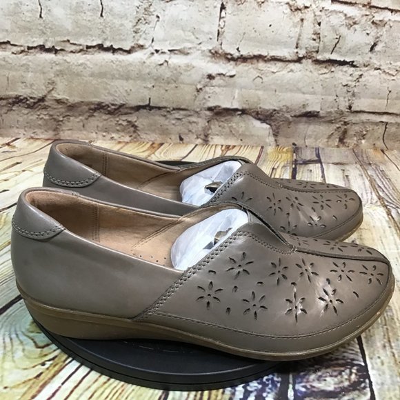 Clarks Everlay Sage Leather Slip On Comfort Shoes